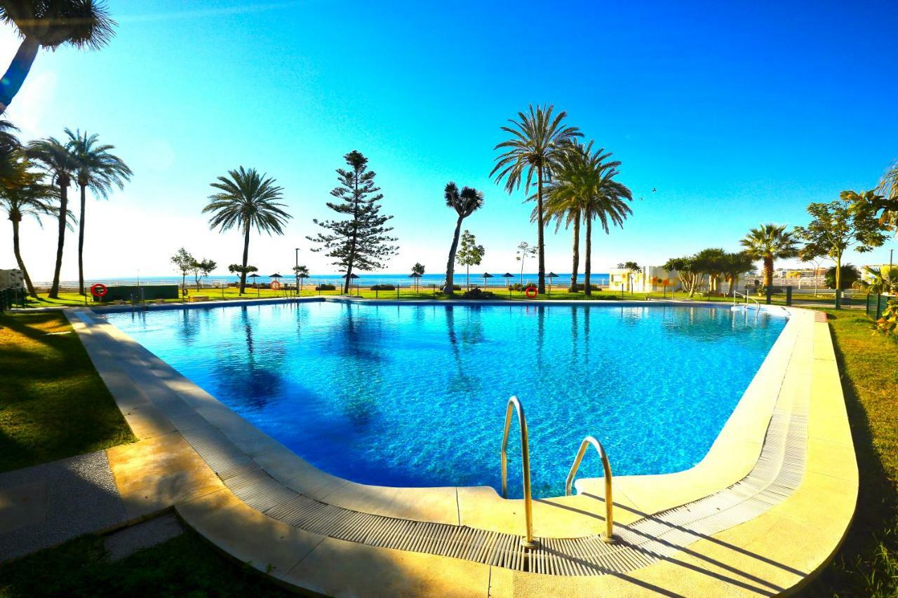 Magical Sea View Studios ตอร์เรโมลิโนส ภายนอก รูปภาพ